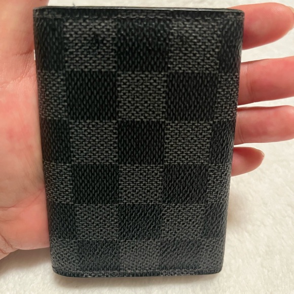 Louis Vuitton 6 Key Holder - Picture 12 of 12